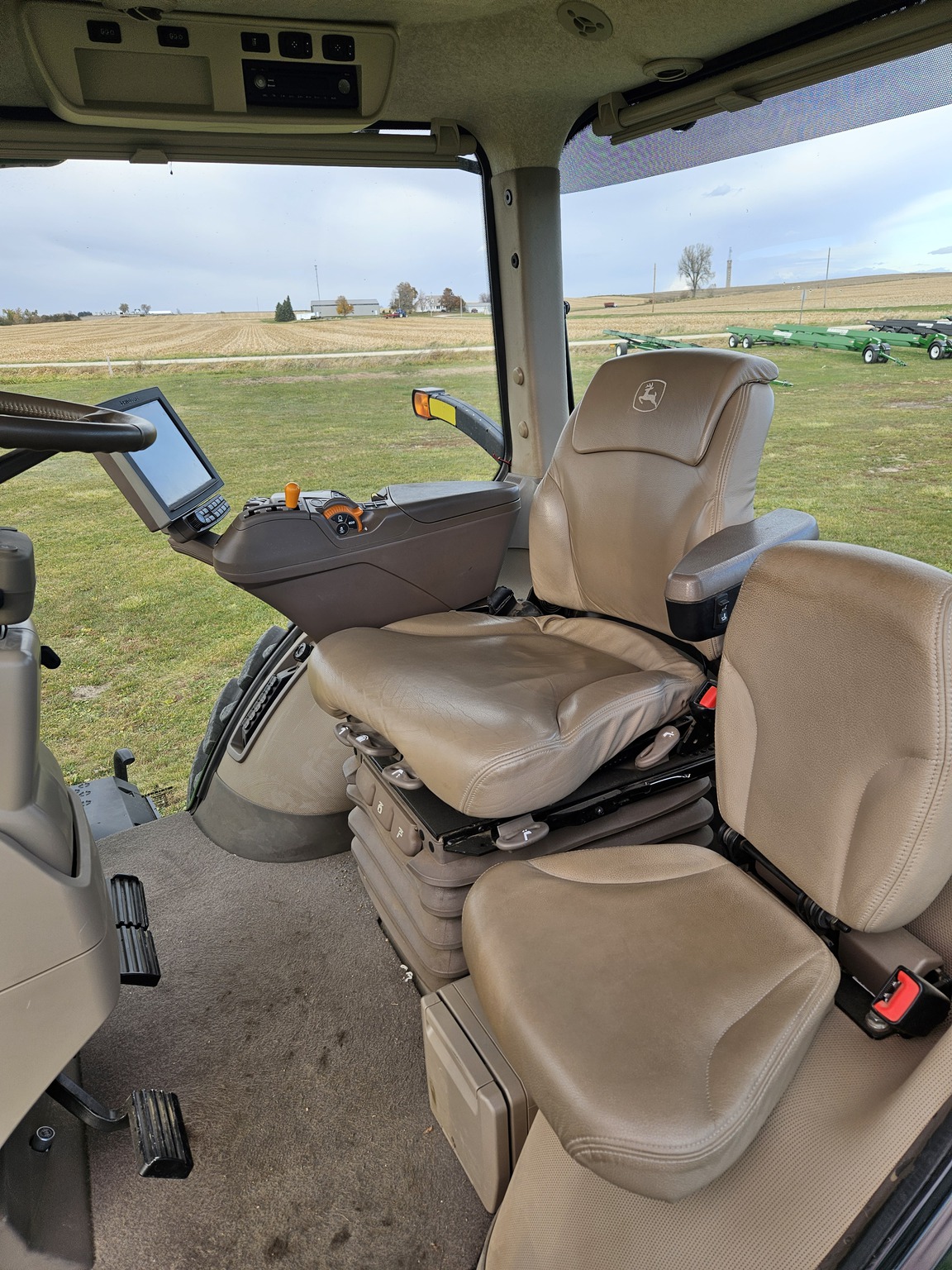 2017 John Deere 8295R Image 25