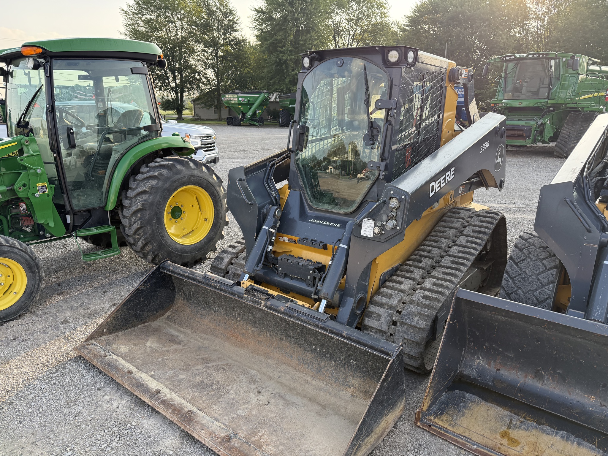 2023 John Deere 333G Image 1