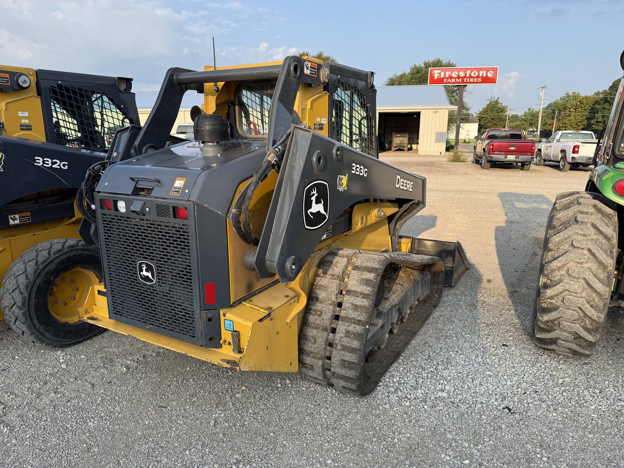 2023 John Deere 333G Image 4