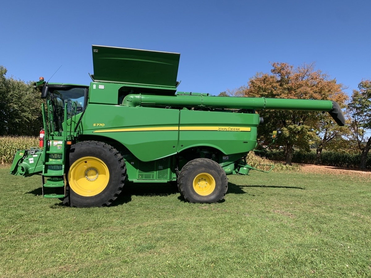 2019 John Deere S770 Image 2