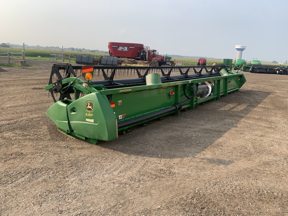 2009 John Deere 635F Image 3
