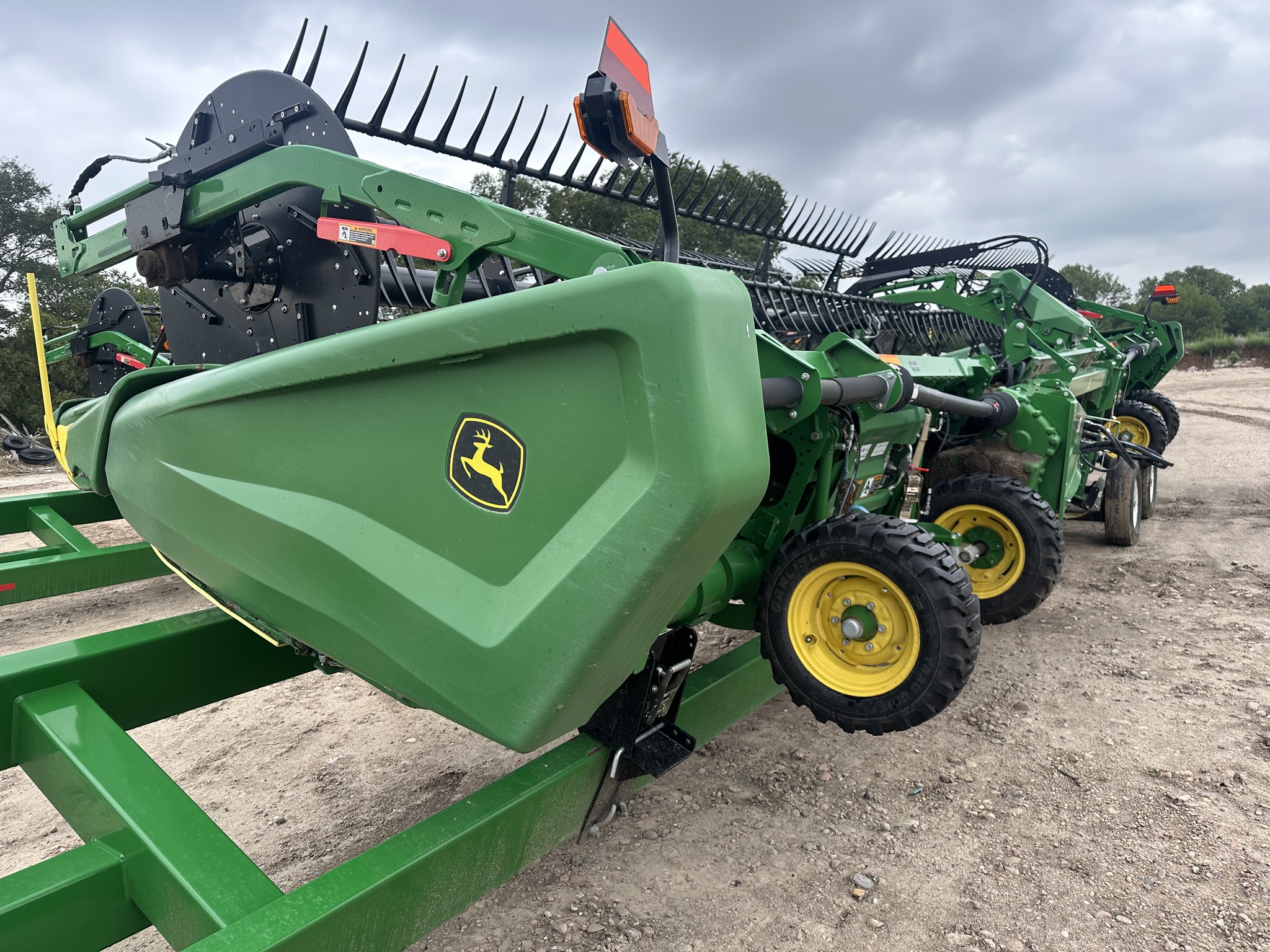 2022 John Deere HD35F Image 2