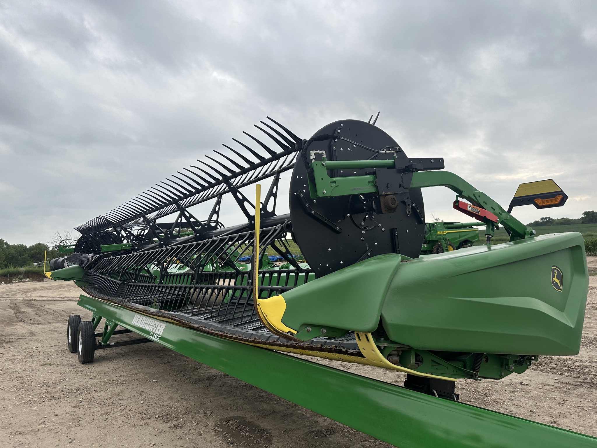 2022 John Deere HD35F Image 1