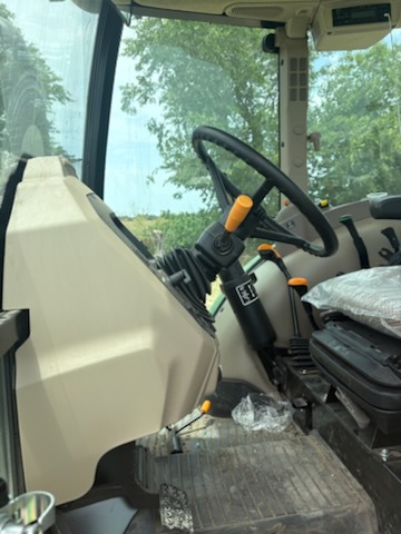 2022 John Deere 5065E Image 10