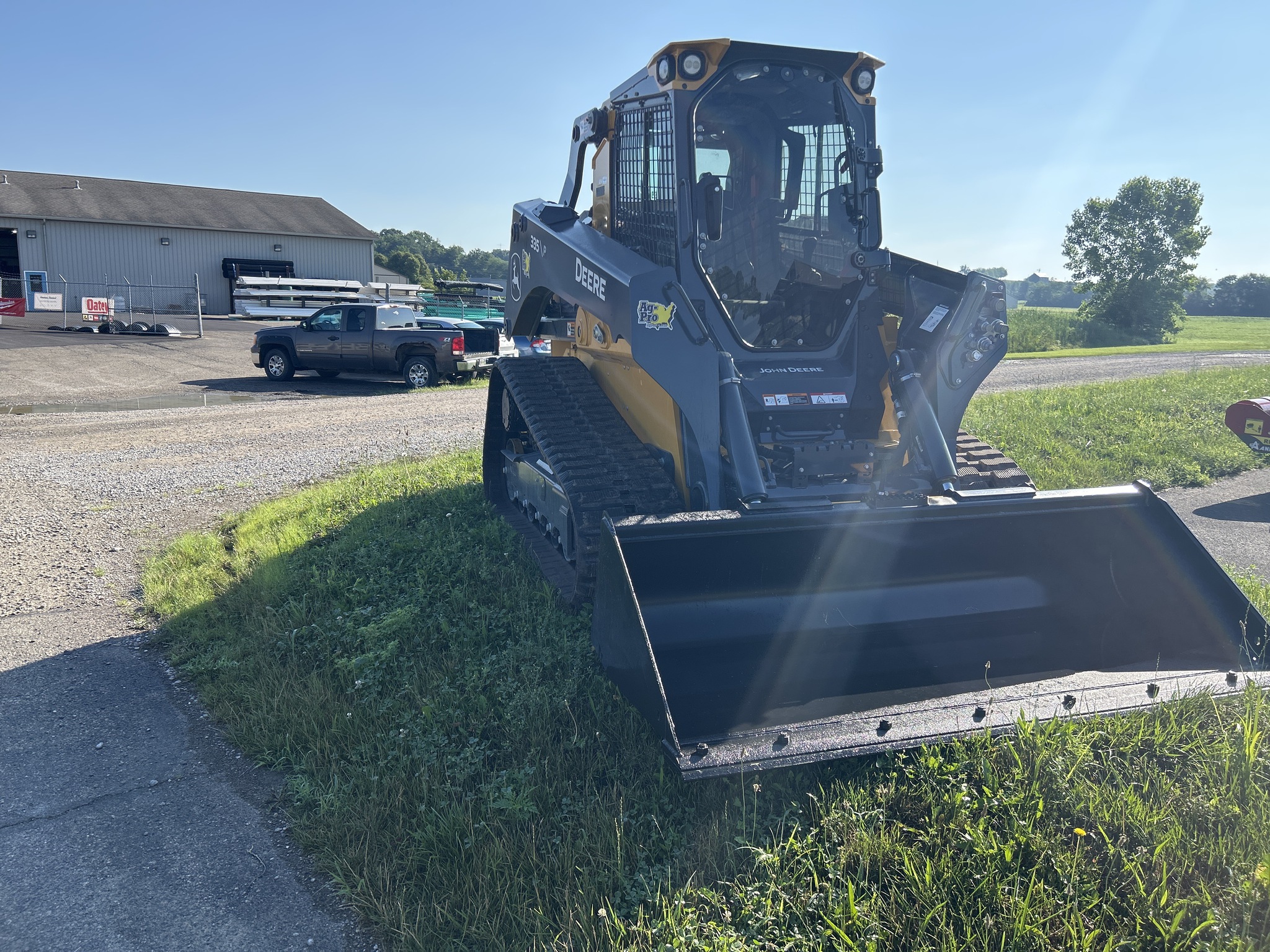 2025 John Deere 335 P Image 3