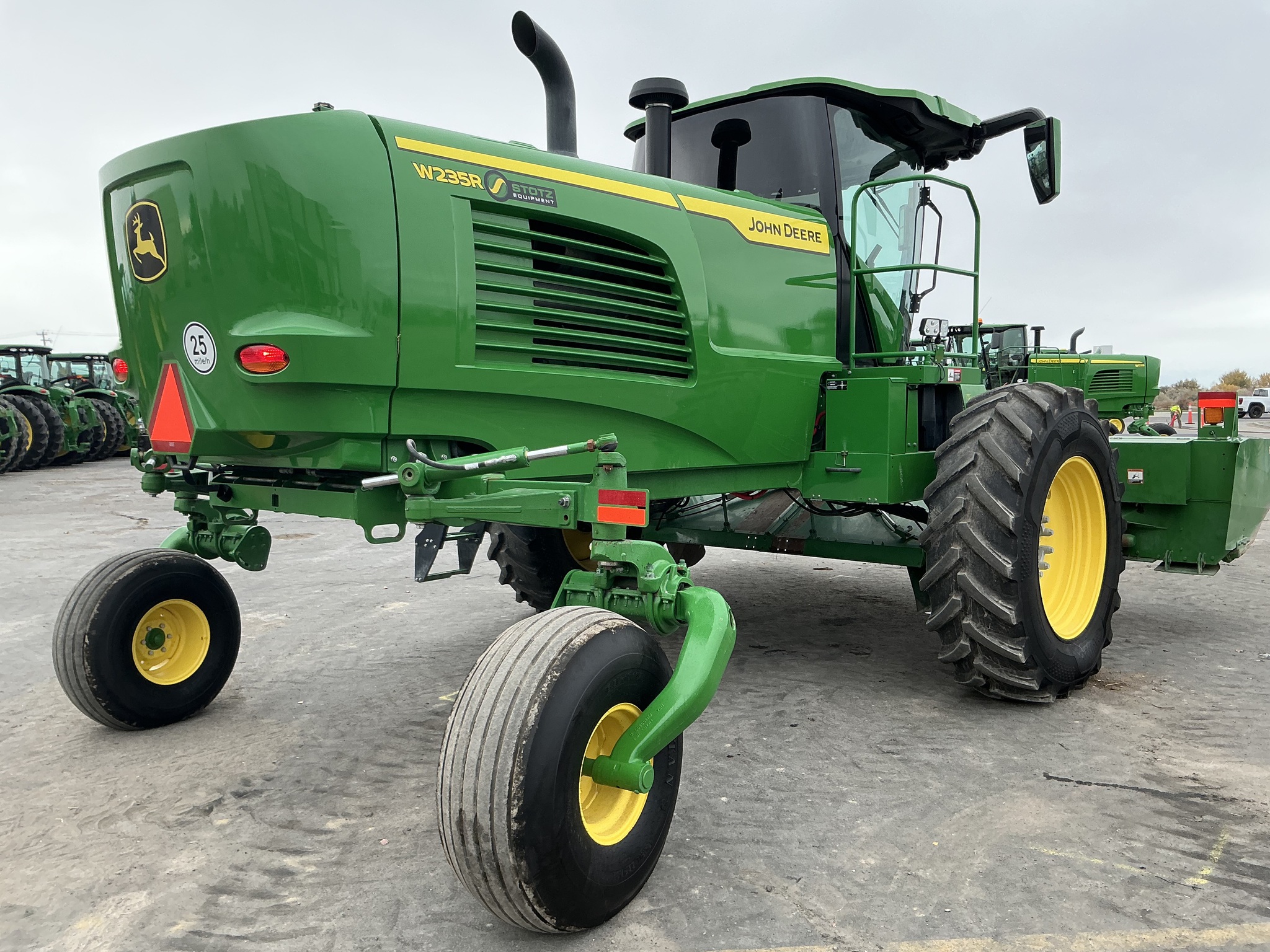 2023 John Deere W235R Image 5
