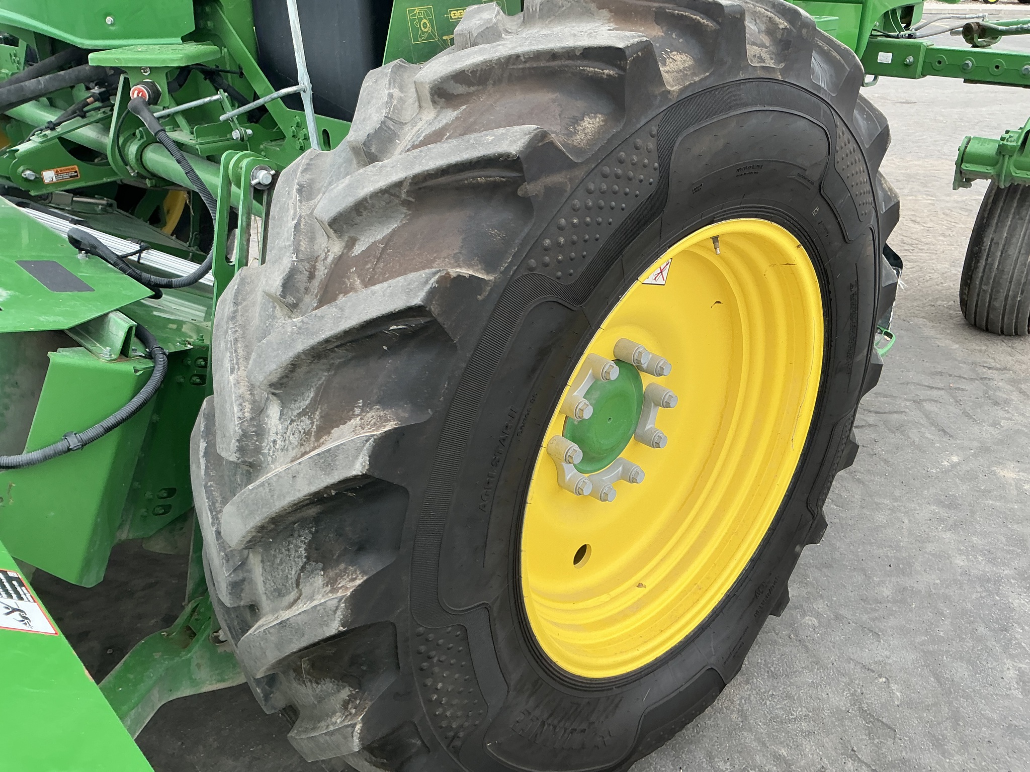 2023 John Deere W235R Image 17