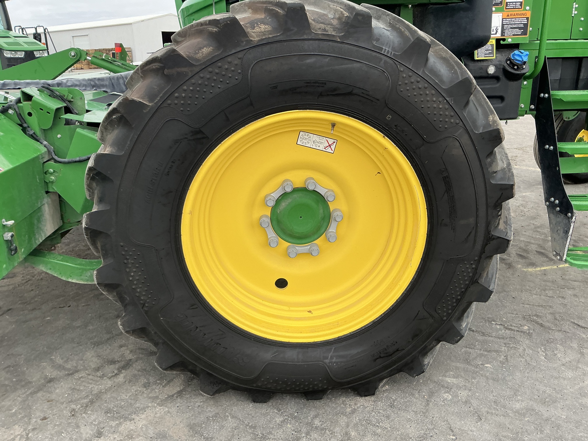 2023 John Deere W235R Image 15