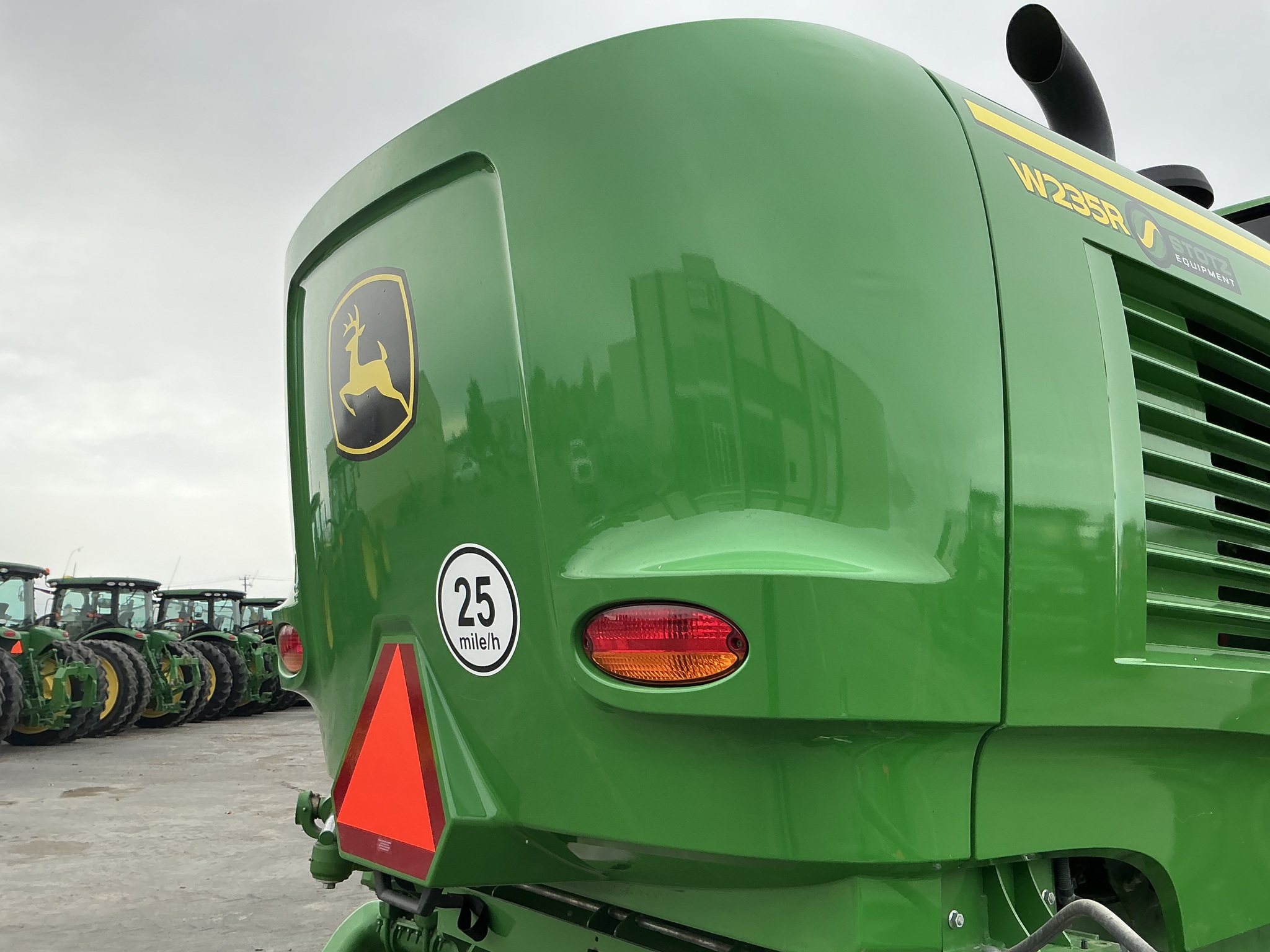 2023 John Deere W235R Image 20