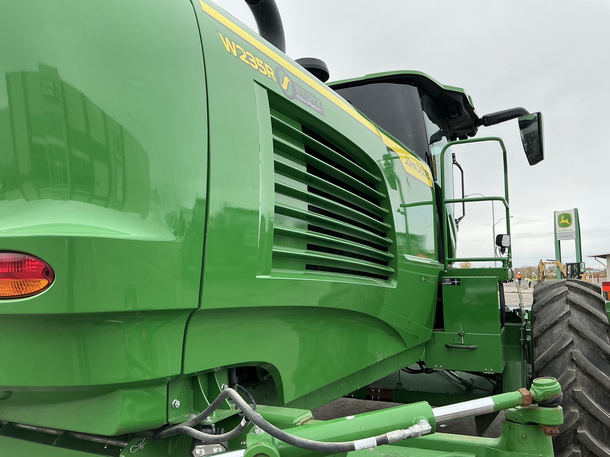 2023 John Deere W235R Image 19