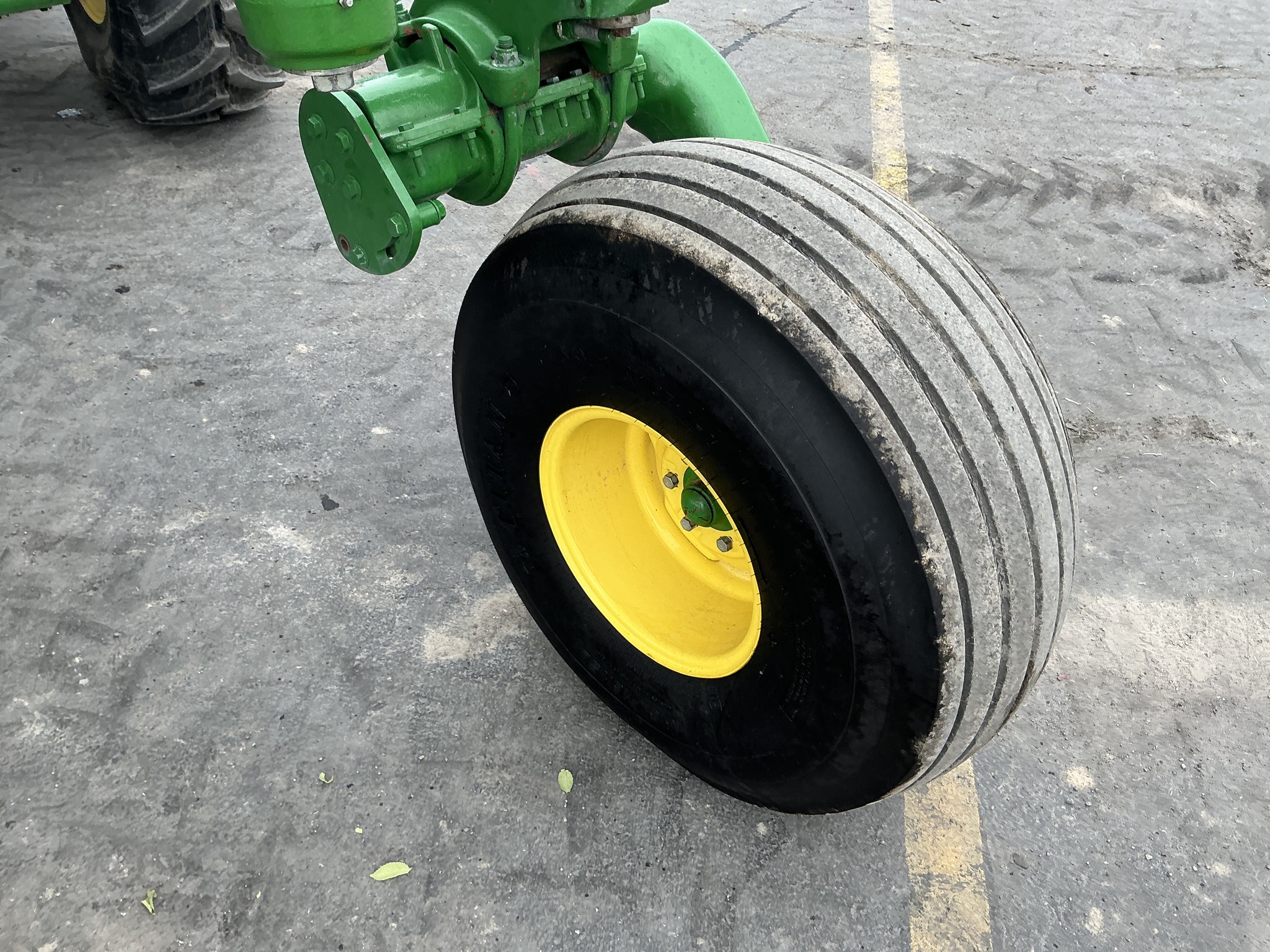 2023 John Deere W235R Image 18