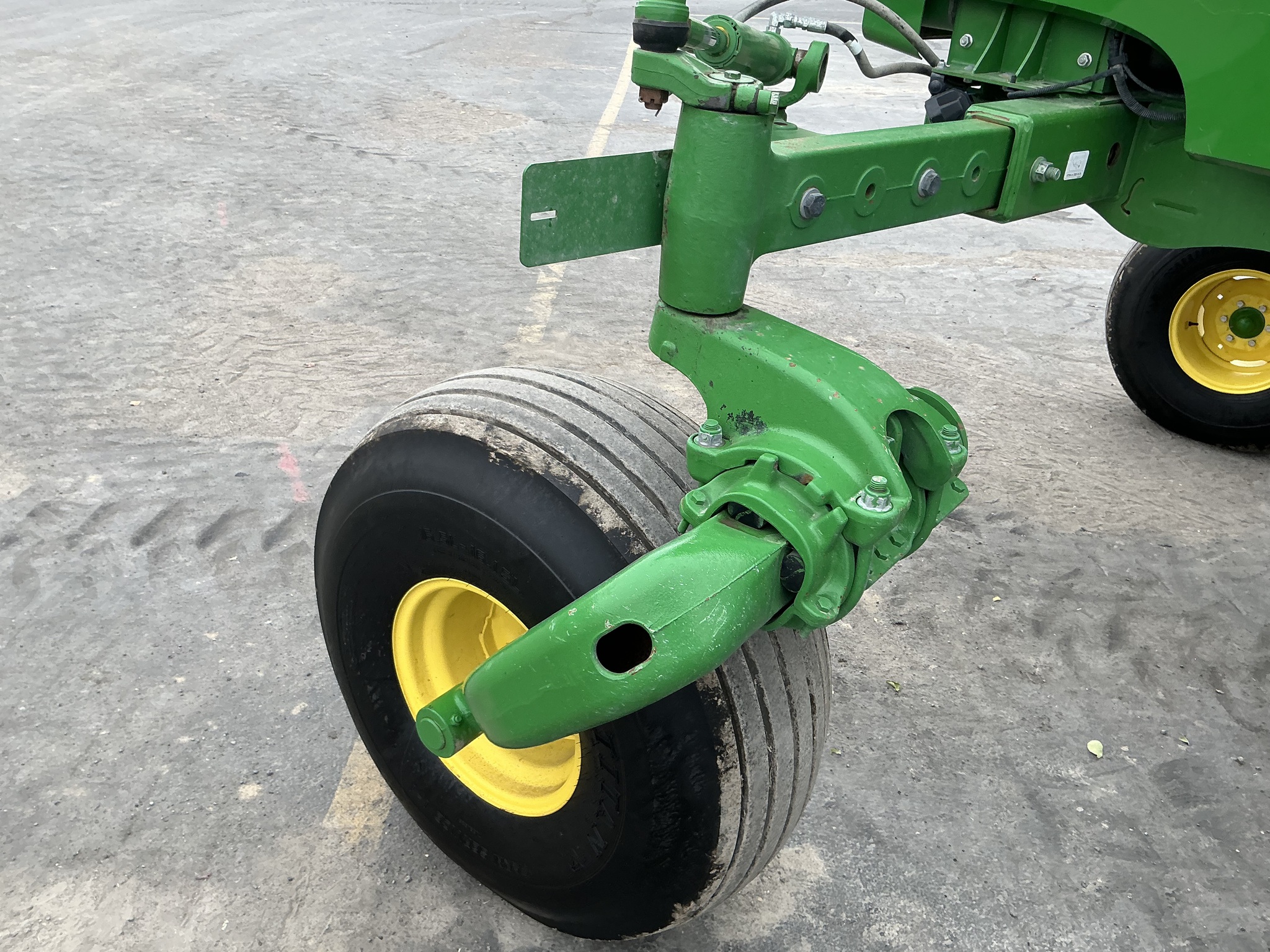 2023 John Deere W235R Image 27