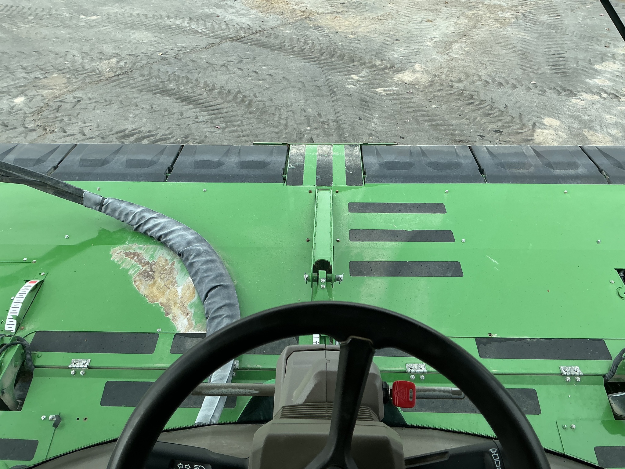 2023 John Deere W235R Image 31