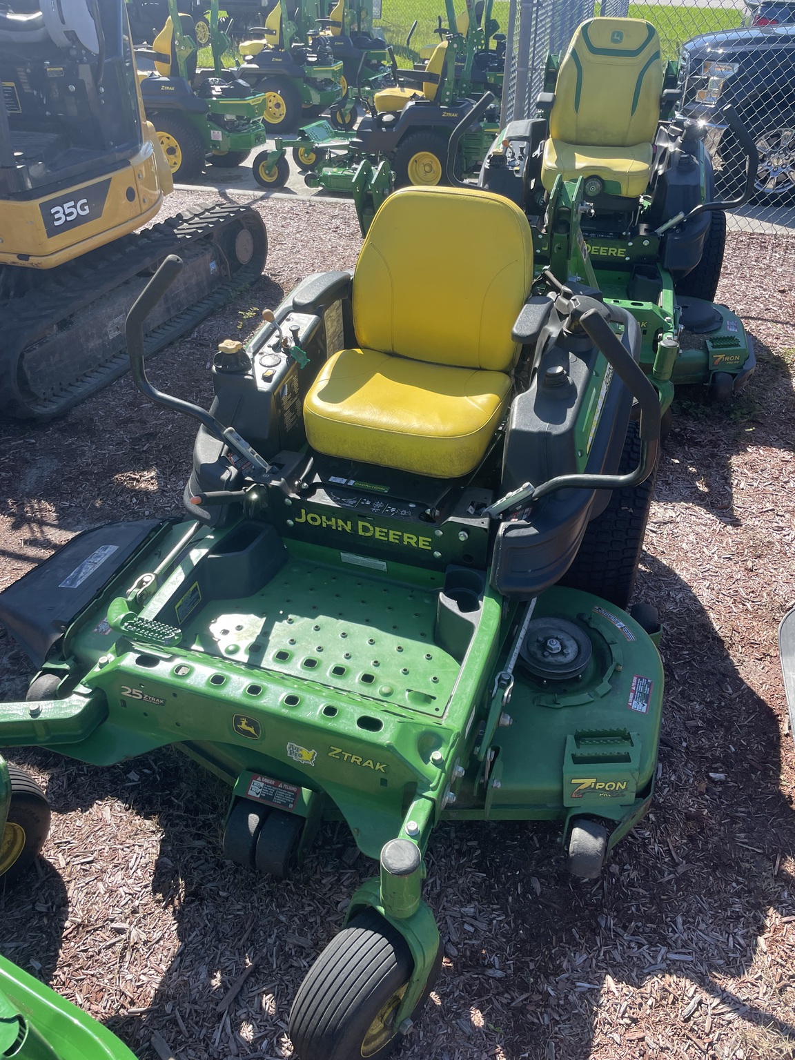2022 John Deere Z920M Image 1