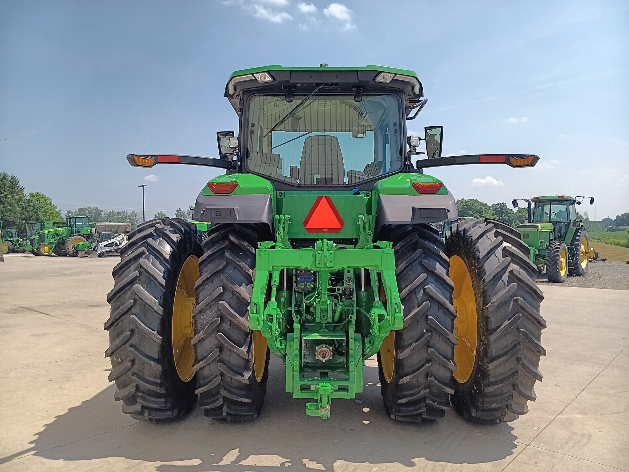 2024 John Deere 8R 250 Image 4