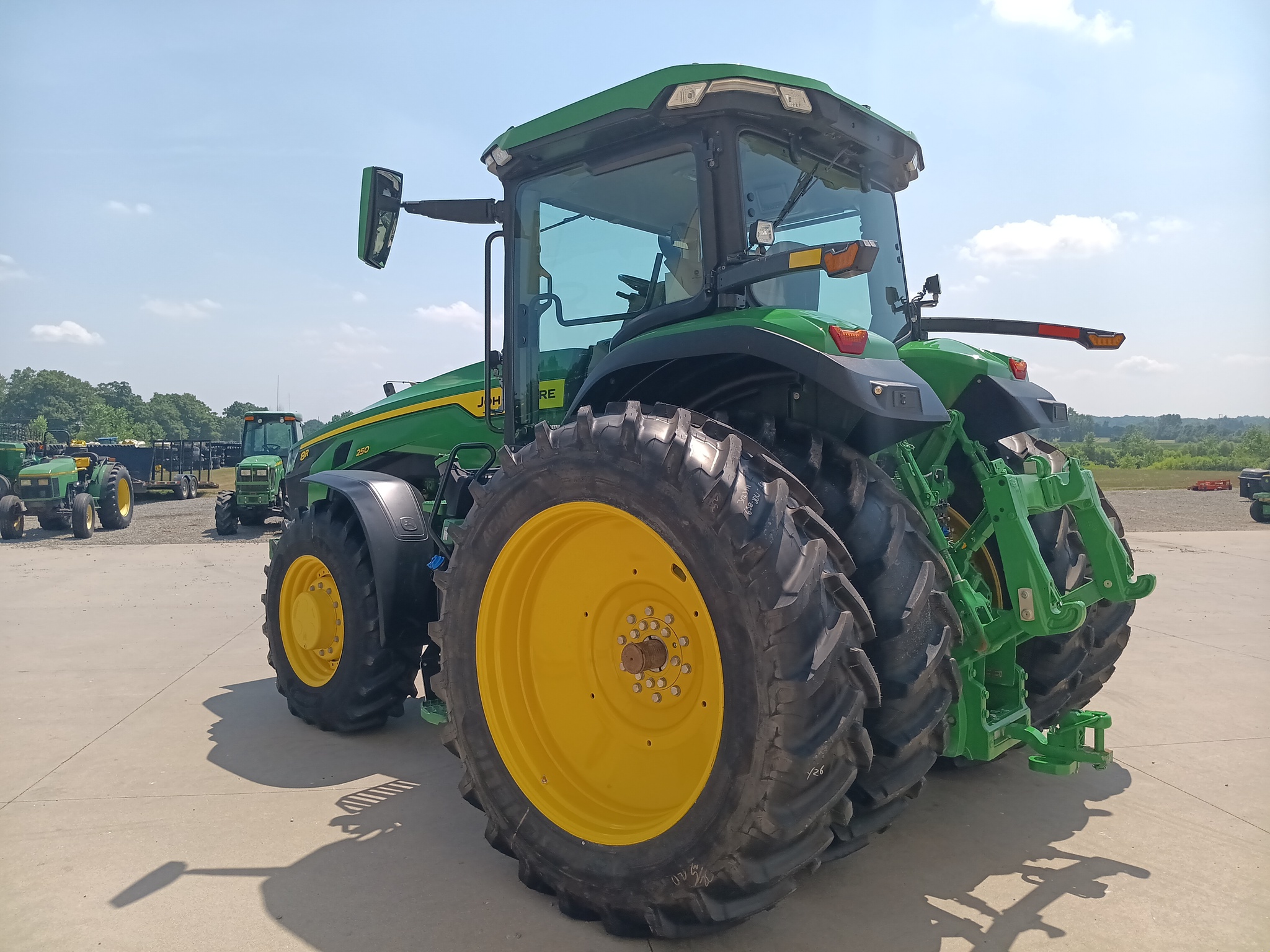 2024 John Deere 8R 250 Image 5
