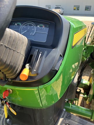 2024 John Deere 4044R (10th thumbnail)