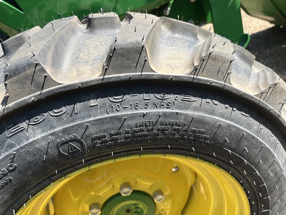 2024 John Deere 4044R (17th thumbnail)