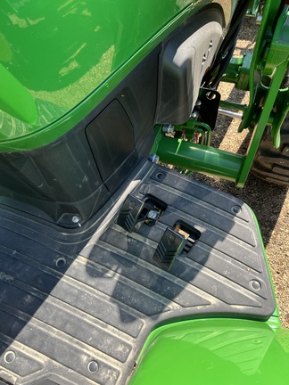 2024 John Deere 4044R (9th thumbnail)