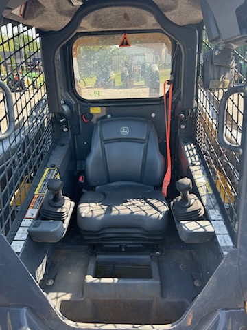 2023 John Deere 324G Image 3