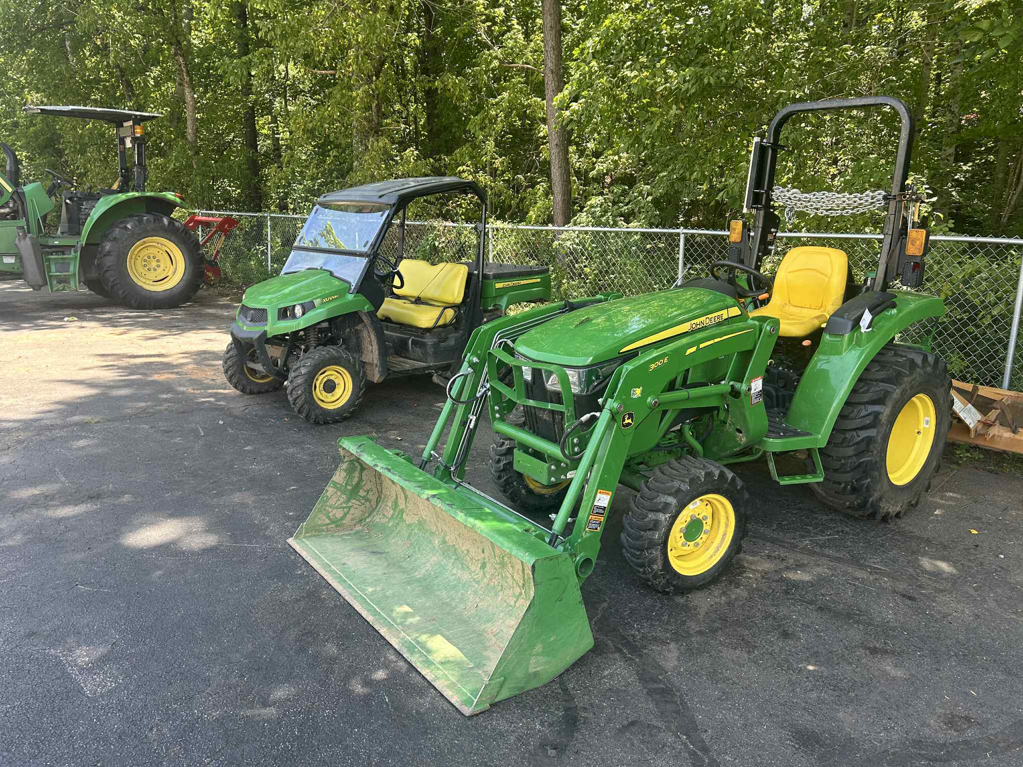2023 John Deere 3035D Image 2