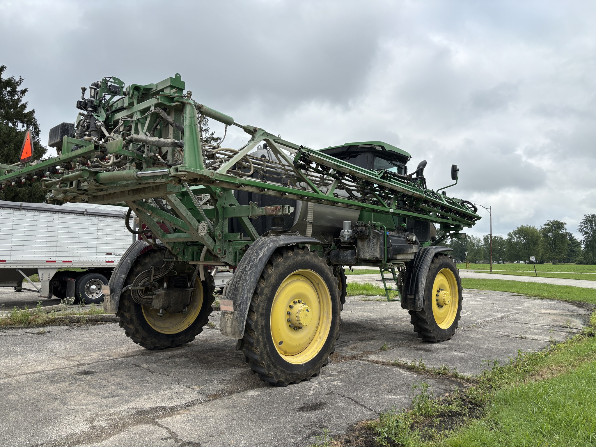 Used 2025 John Deere 410R Self Propelled Sprayers at Koenig Equipment in Greensburg, IN - PhotoXL2