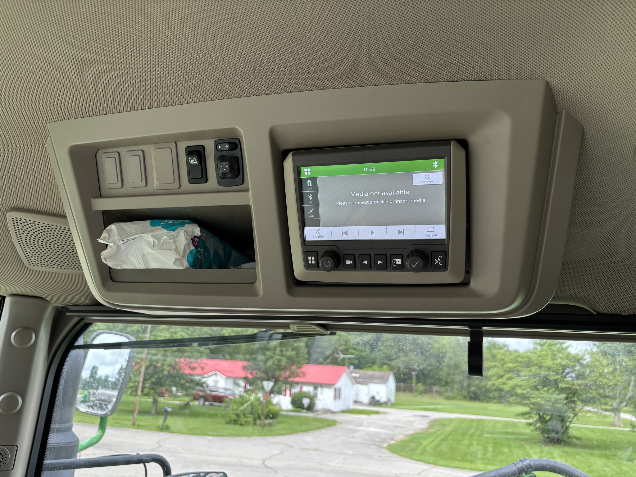 Used 2025 John Deere 410R Self Propelled Sprayers at Koenig Equipment in Greensburg, IN - PhotoXL6