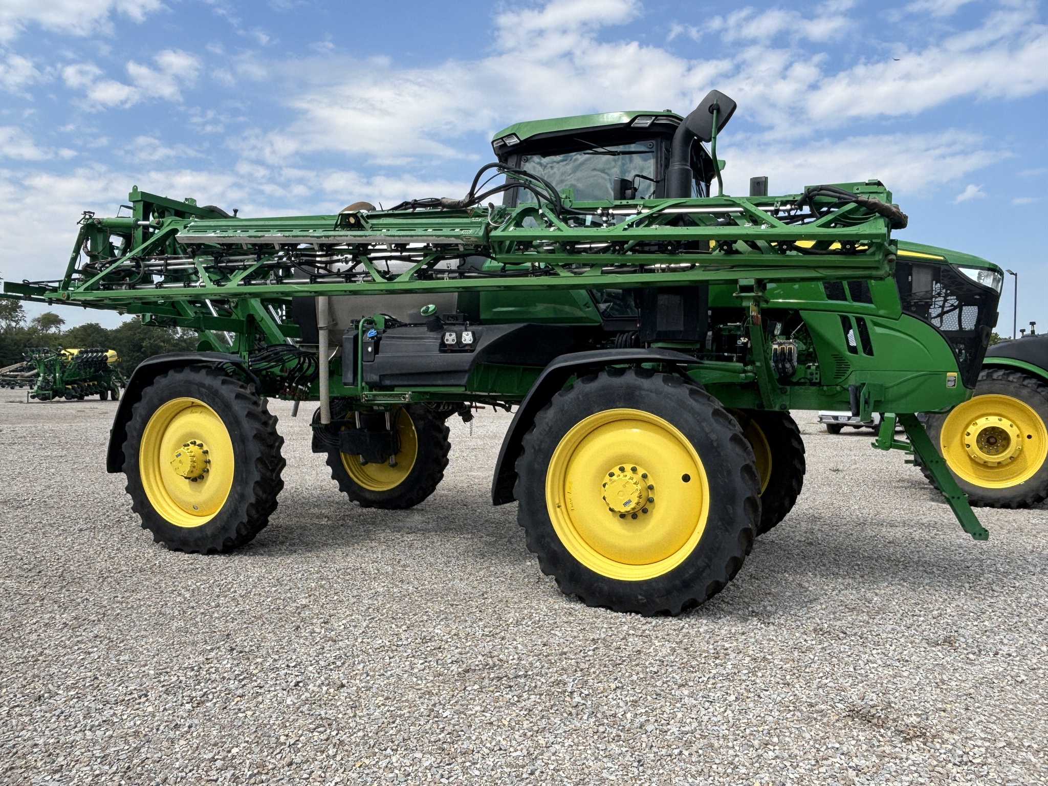 Used 2025 John Deere 410R Self Propelled Sprayers at Koenig Equipment in Knightstown, IN - PhotoXL6