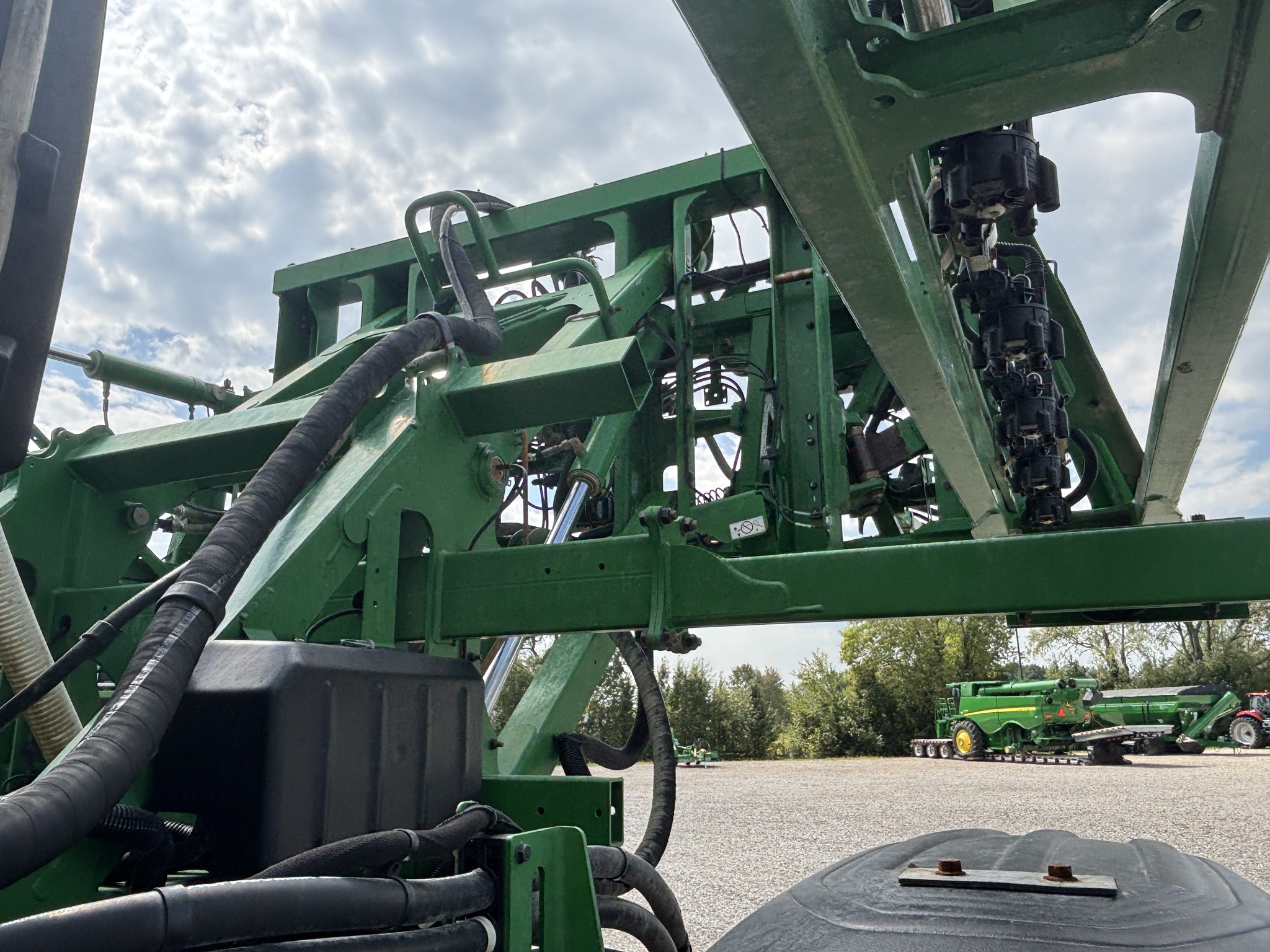 Used 2025 John Deere 410R Self Propelled Sprayers at Koenig Equipment in Knightstown, IN - PhotoXL16