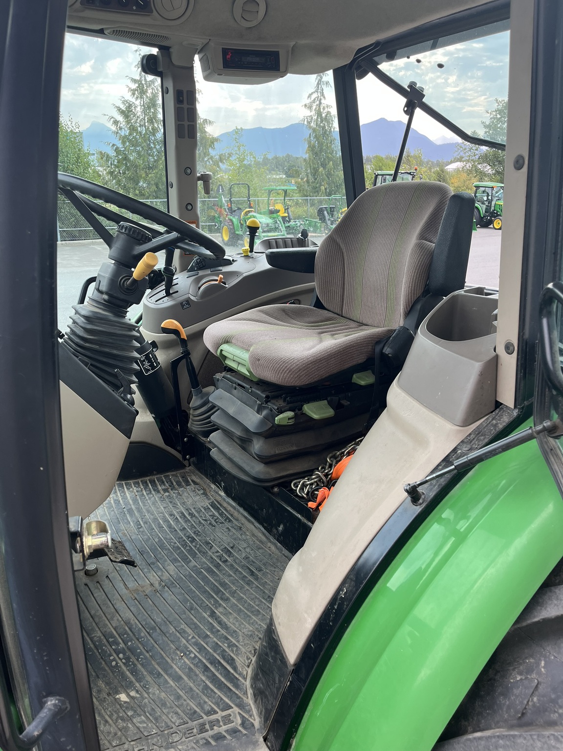 2009 John Deere 5095M Image 5