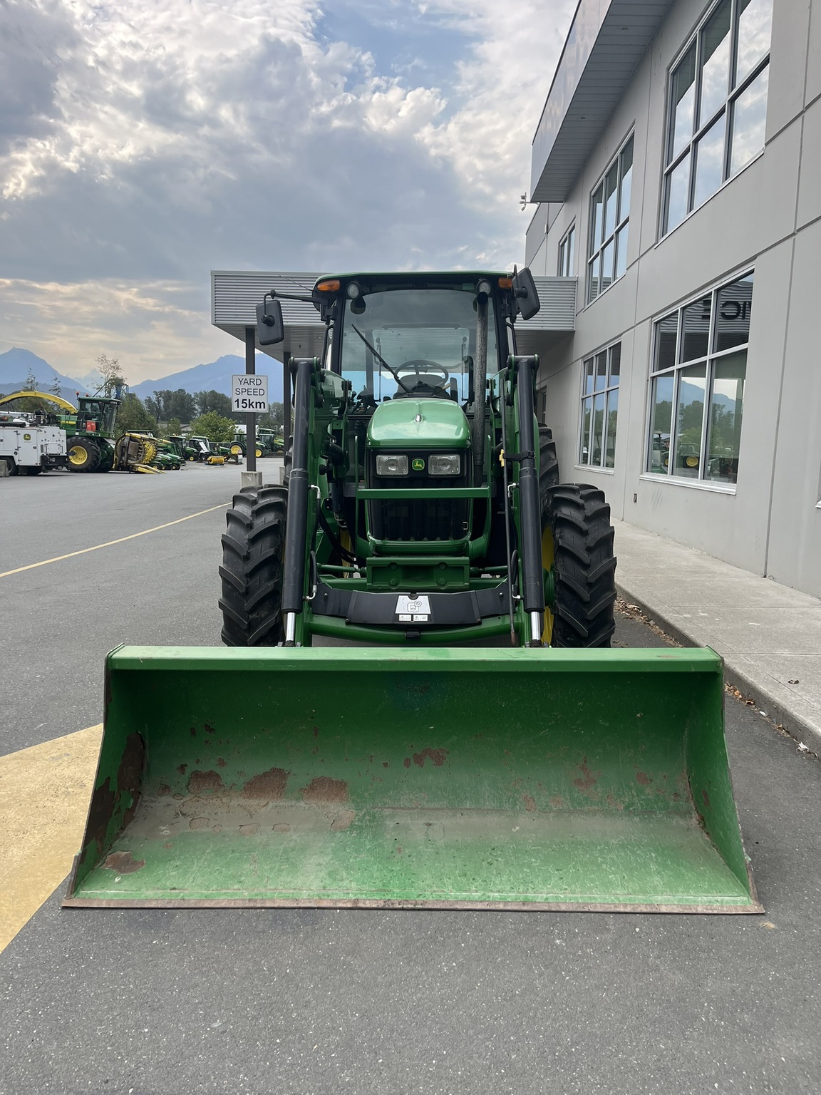 2009 John Deere 5095M Image 3
