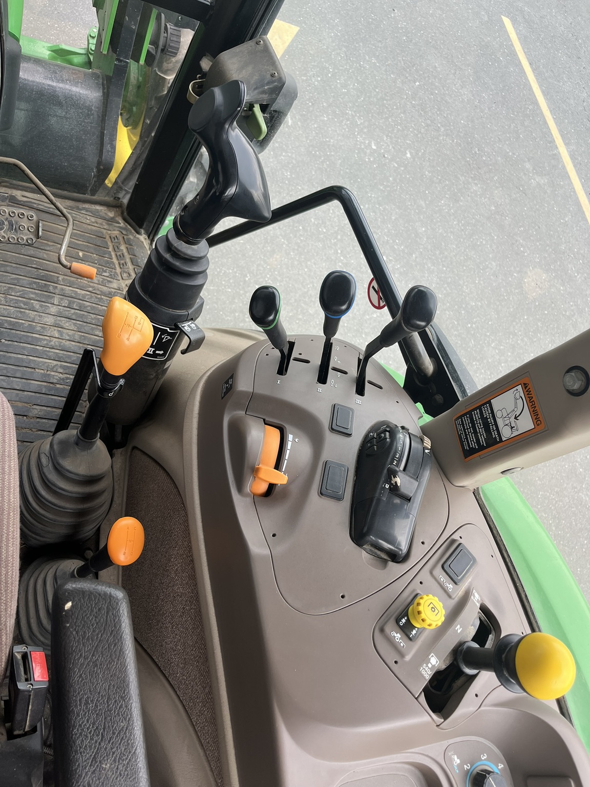2009 John Deere 5095M Image 8