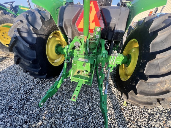 2022 John Deere 5065E Photo 5