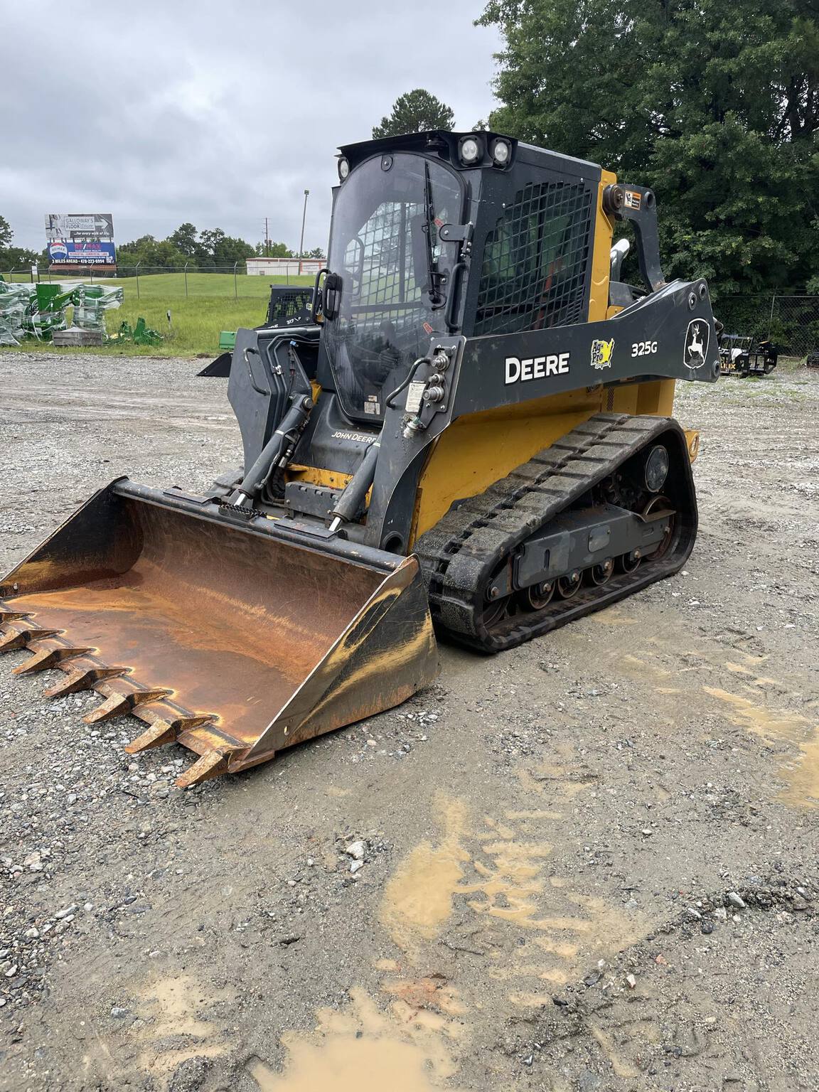 2024 John Deere 325G Image 2