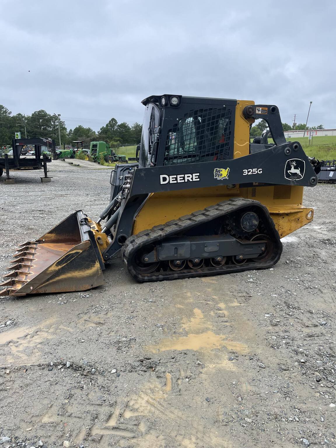 2024 John Deere 325G Image 5