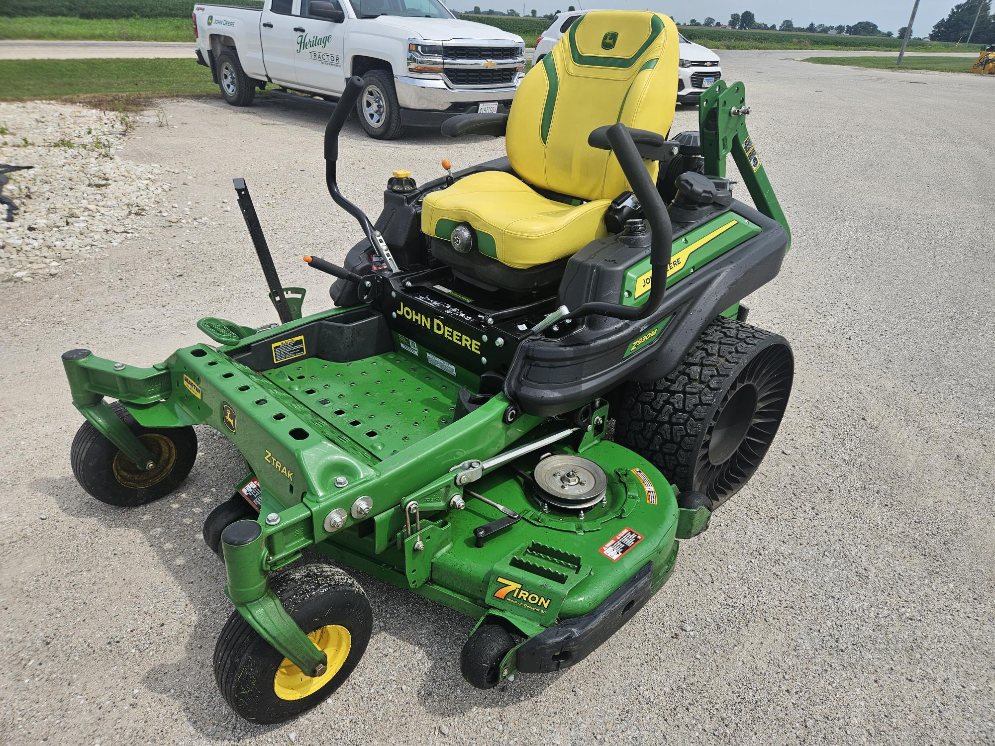  2024 John Deere Z930M at Heritage Tractor in Galesburg, IL