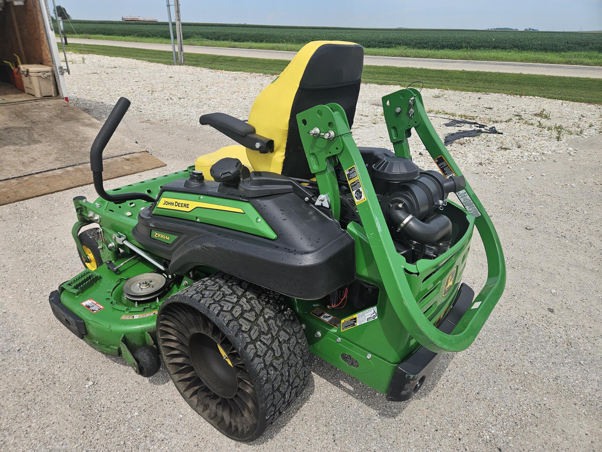  2024 John Deere Z930M at Heritage Tractor in Galesburg, IL