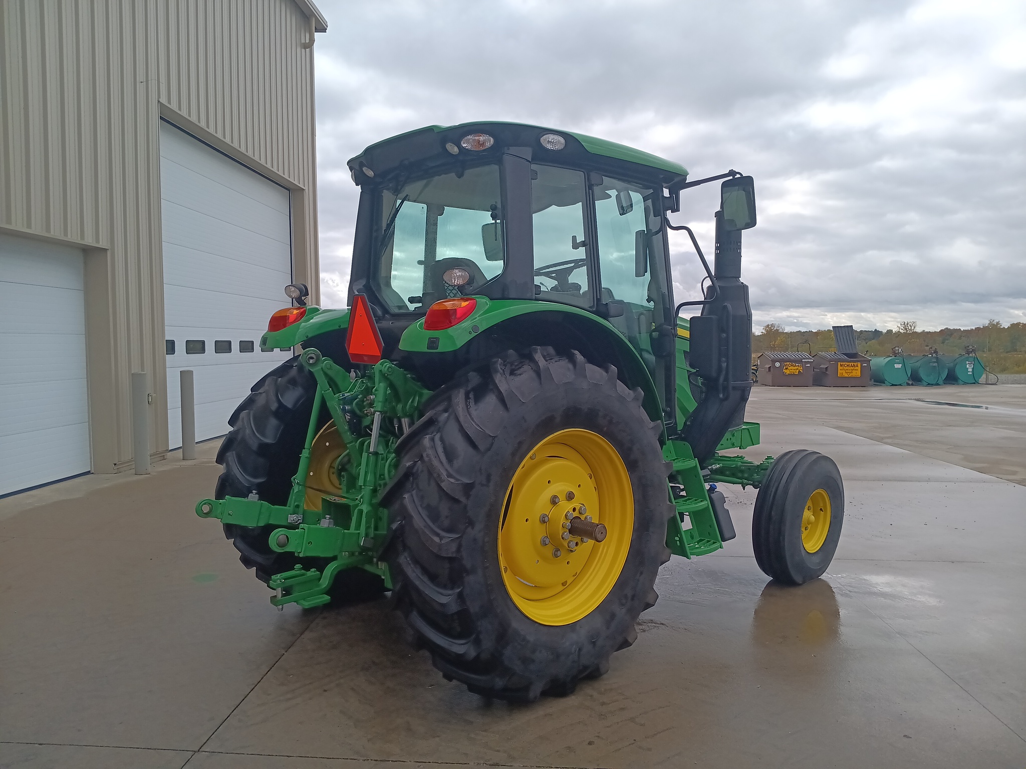 2023 John Deere 6110M Image 4