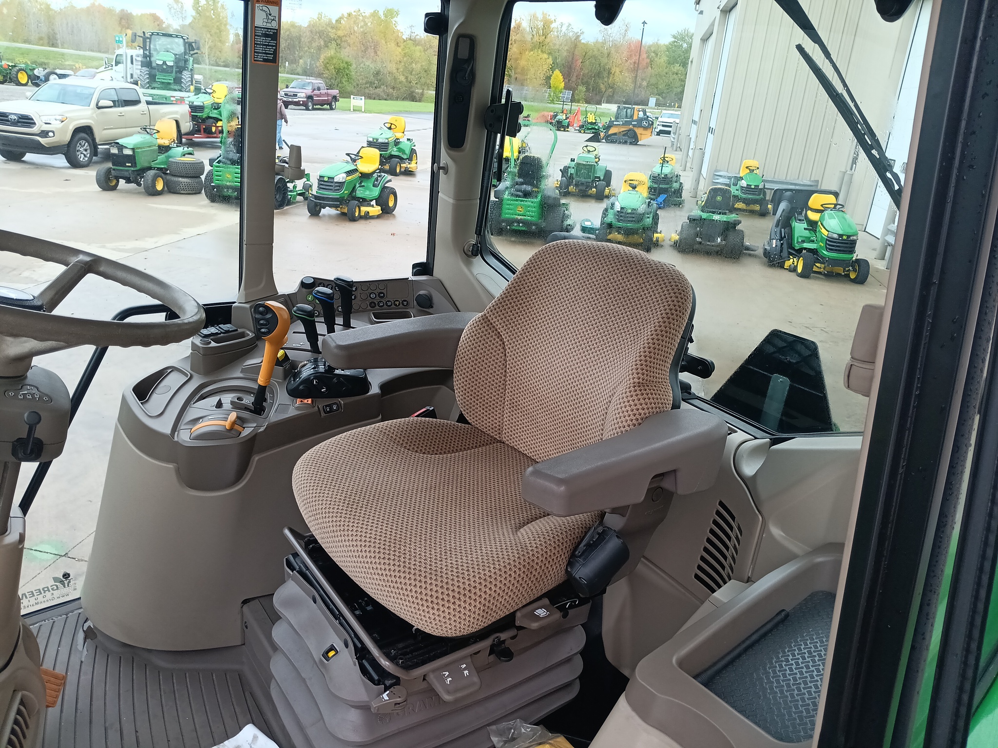 2023 John Deere 6110M Image 9