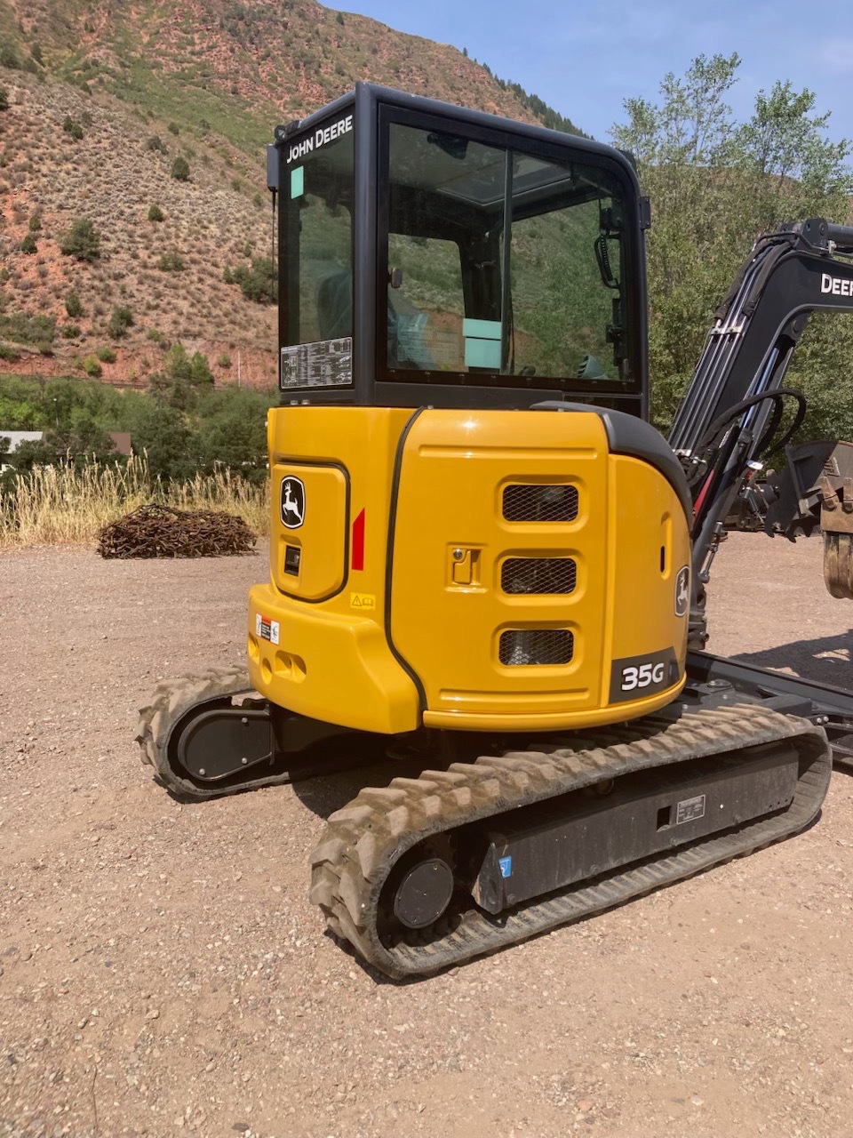 2022 John Deere 35G Image 4