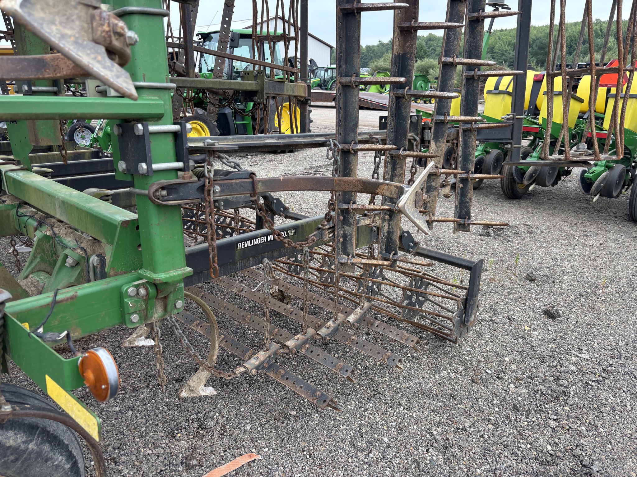 2005 John Deere 2210 Image 8