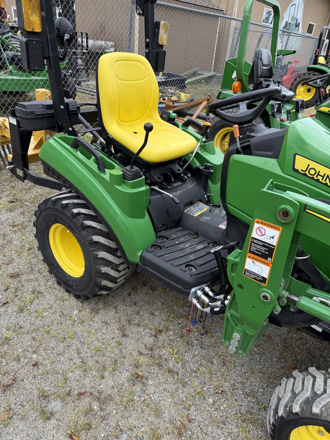 2022 John Deere 1023E Image 15
