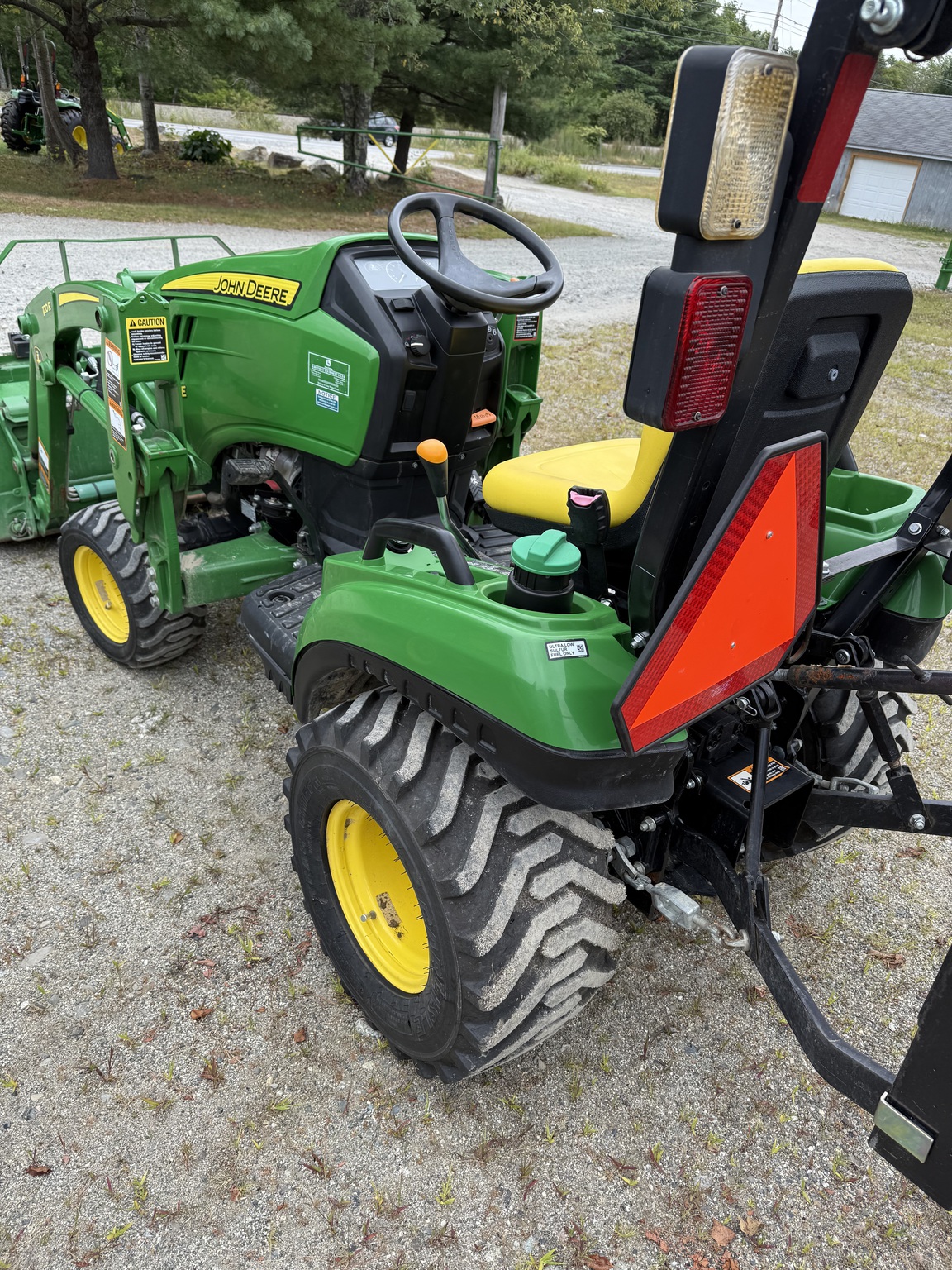 2022 John Deere 1023E Image 8