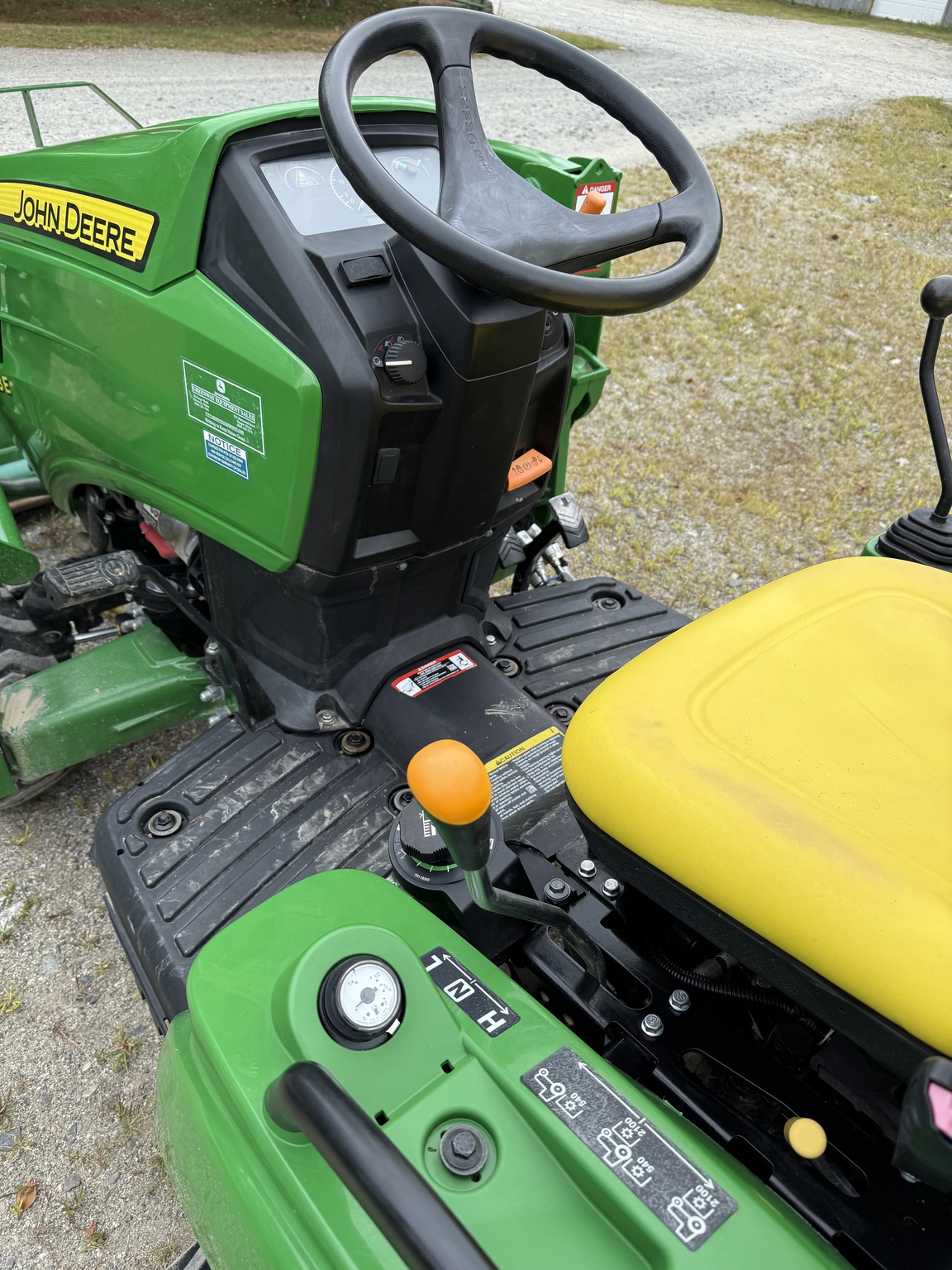 2022 John Deere 1023E Image 7