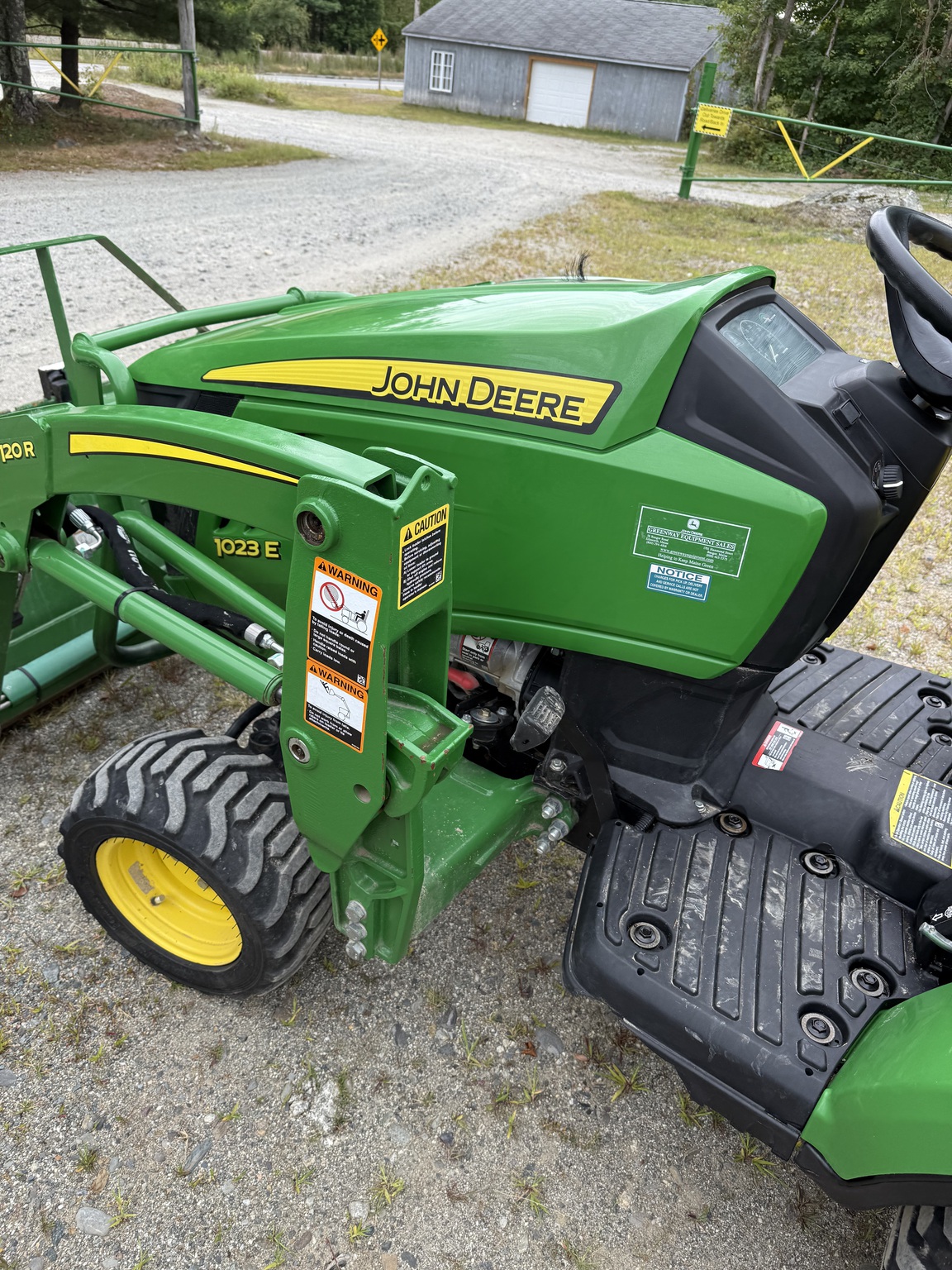 2022 John Deere 1023E Image 5