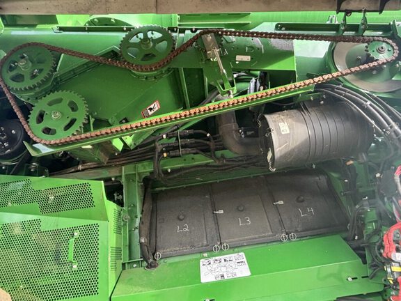 Used 2018 John Deere S780 Combines at Horizon Ag & Turf in Vermilion, AB - Photo15