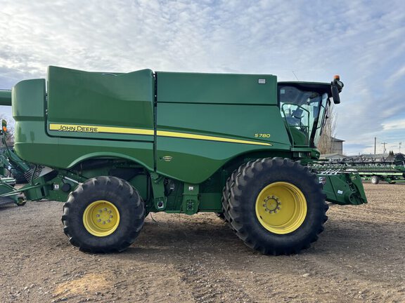 Used 2018 John Deere S780 Combines at Horizon Ag & Turf in Vermilion, AB - Photo10