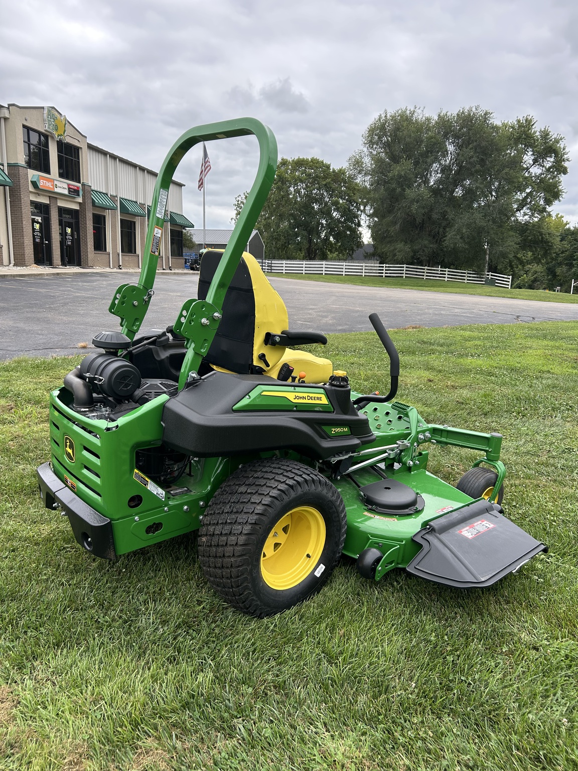 2025 John Deere Z950M Image 3