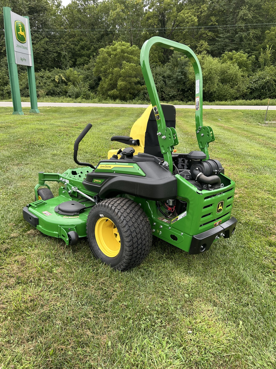 2025 John Deere Z950M Image 4
