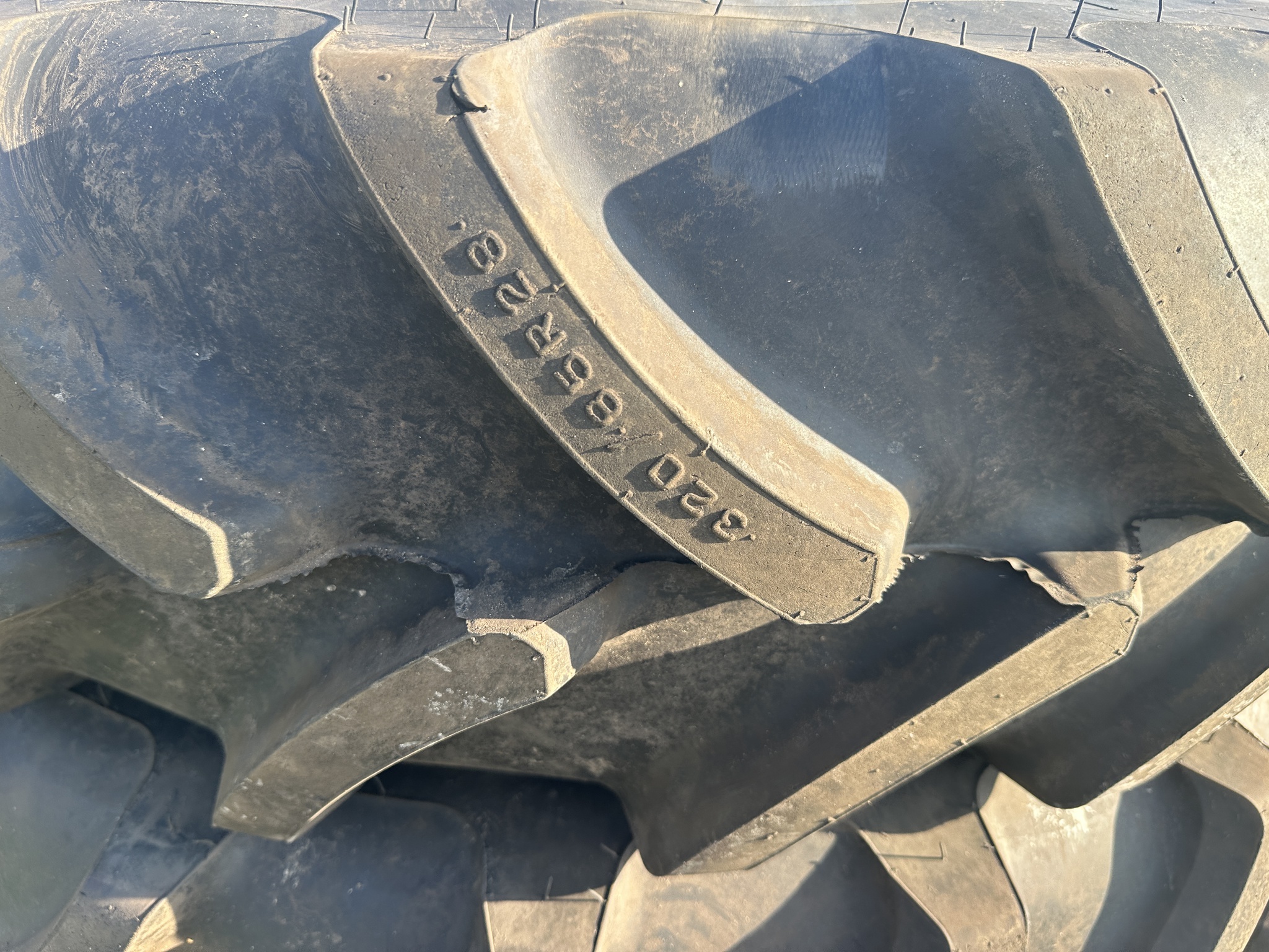 2021 Firestone 320/90R42 Image 4